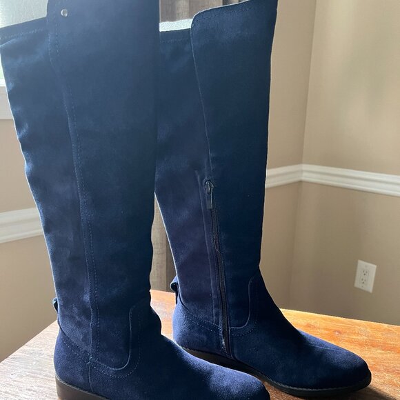 NWT and Box Blue Suede Boots Size 8.5 - Picture 1 of 9